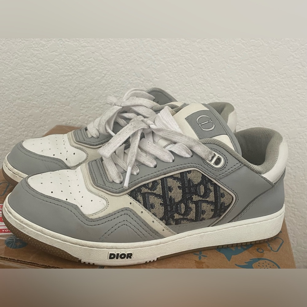 authentic Dior sneakers 38（7.5）